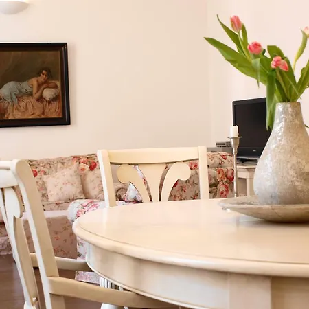 The Secret Apartamento